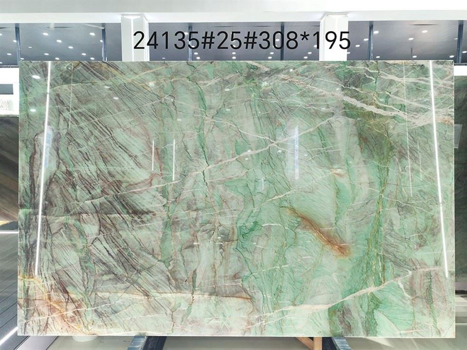 polished Vesuvio Quartzite
